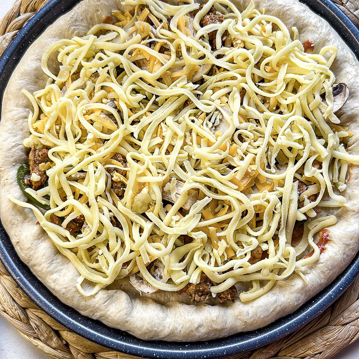 Easy Chicken and Mushroom Pizza Recipe 6e0f7694 e39e 4892 bbe5 fb2a16b5d9c2