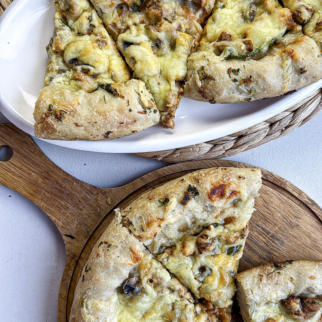 Easy Chicken and Mushroom Pizza Recipe pizza pieces